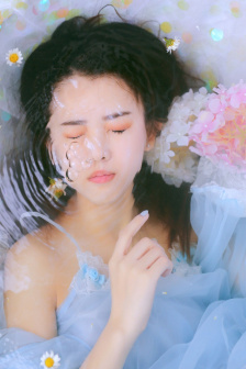 成人自偷拍一区二区